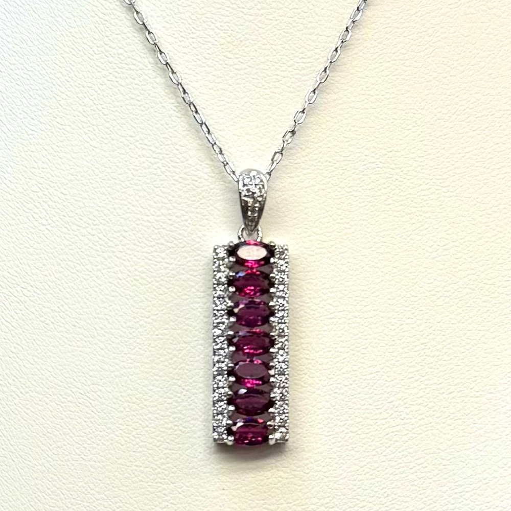 NG3 2.3CT Natural GRAPE GARNET (Rhodolite) BAR Pendant 18K White Gold overS925